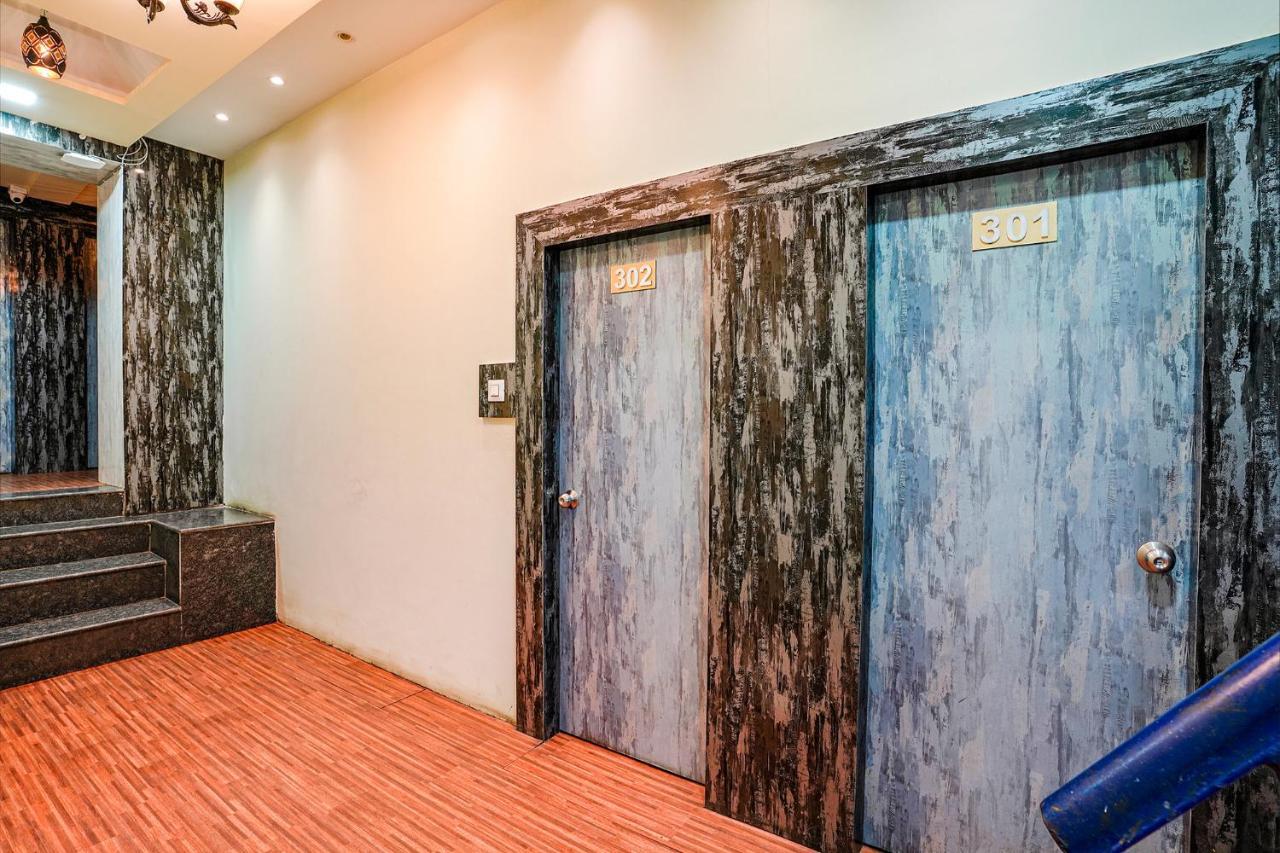 ホテルFabexpress Vinyasa Residency バヤンデル エクステリア 写真