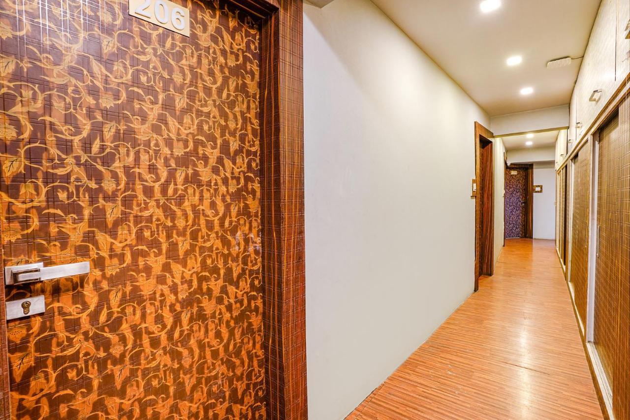 ホテルFabexpress Vinyasa Residency バヤンデル エクステリア 写真